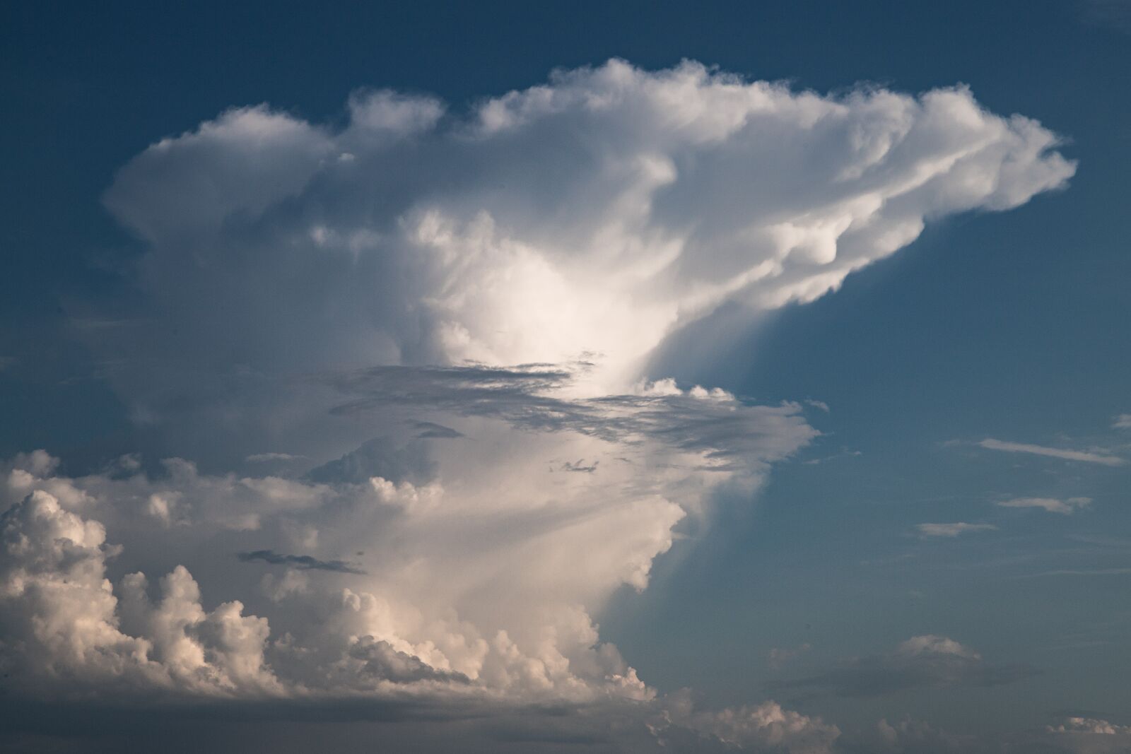 Canon EOS 6D Mark II sample photo. Clouds, sky, cumulonimbus photography
