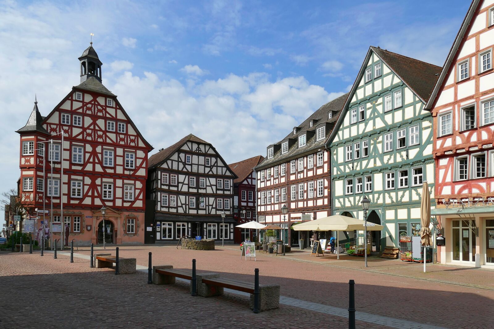 Panasonic Lumix DMC-FZ1000 sample photo. Historic center, fachwerkh user photography
