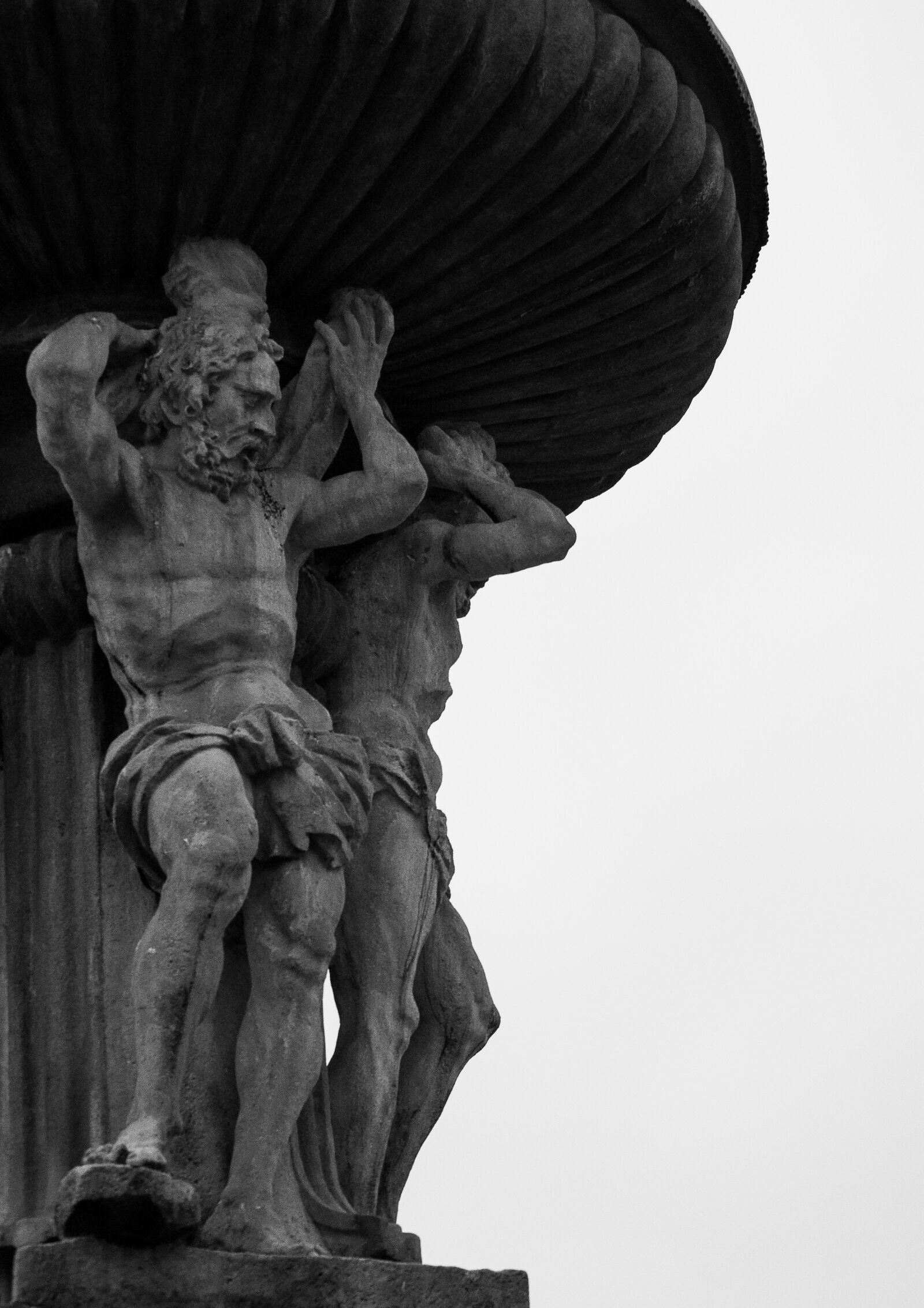 Nikon D90 sample photo. Fountain, black and white photography