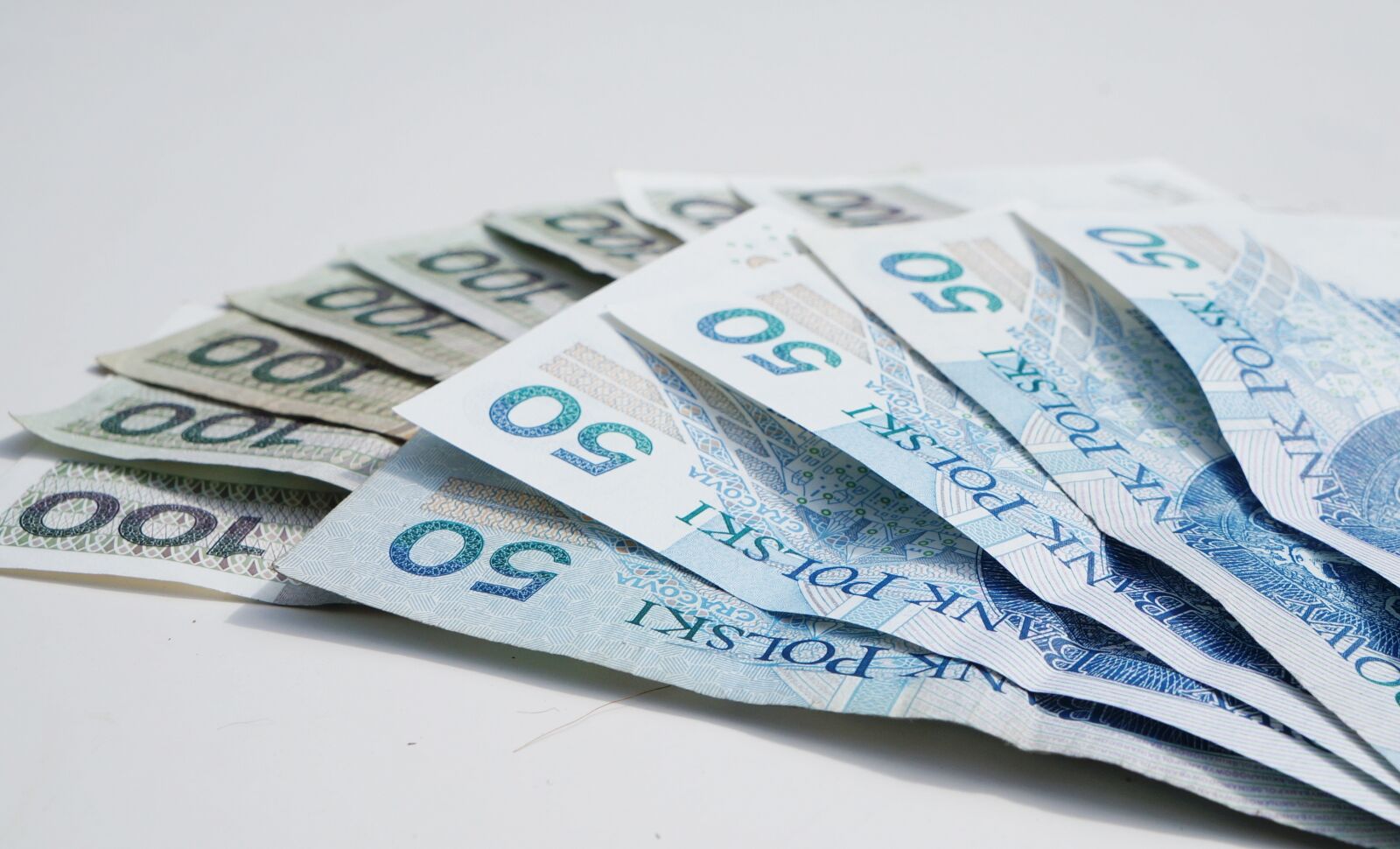 Sony Alpha a3000 + Sony E 18-55mm F3.5-5.6 OSS sample photo. Money, euro banknotes, one photography
