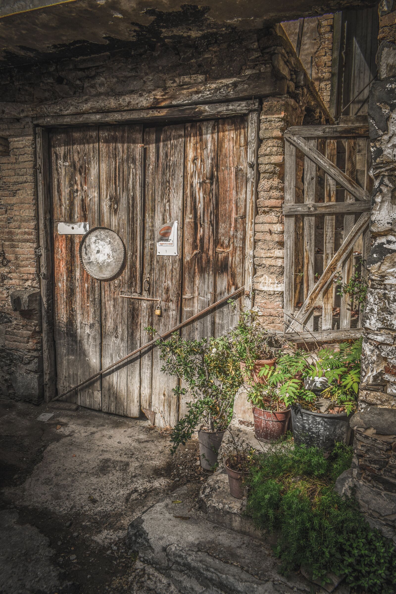 Nikon D3300 sample photo. Old house, abandoned, decay photography