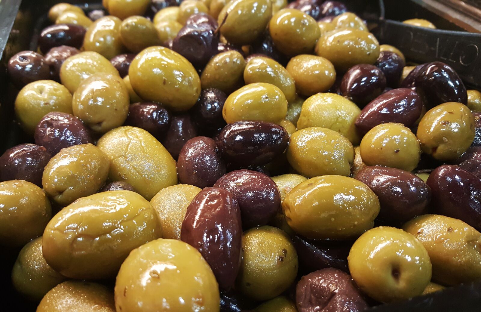 Samsung Galaxy Note5 sample photo. Olives, pitted, gigante photography