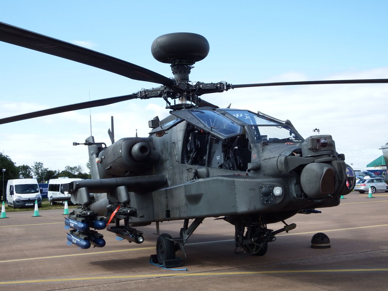 Fujifilm FinePix SL1000 sample photo. Apache, gunship, helicopter photography