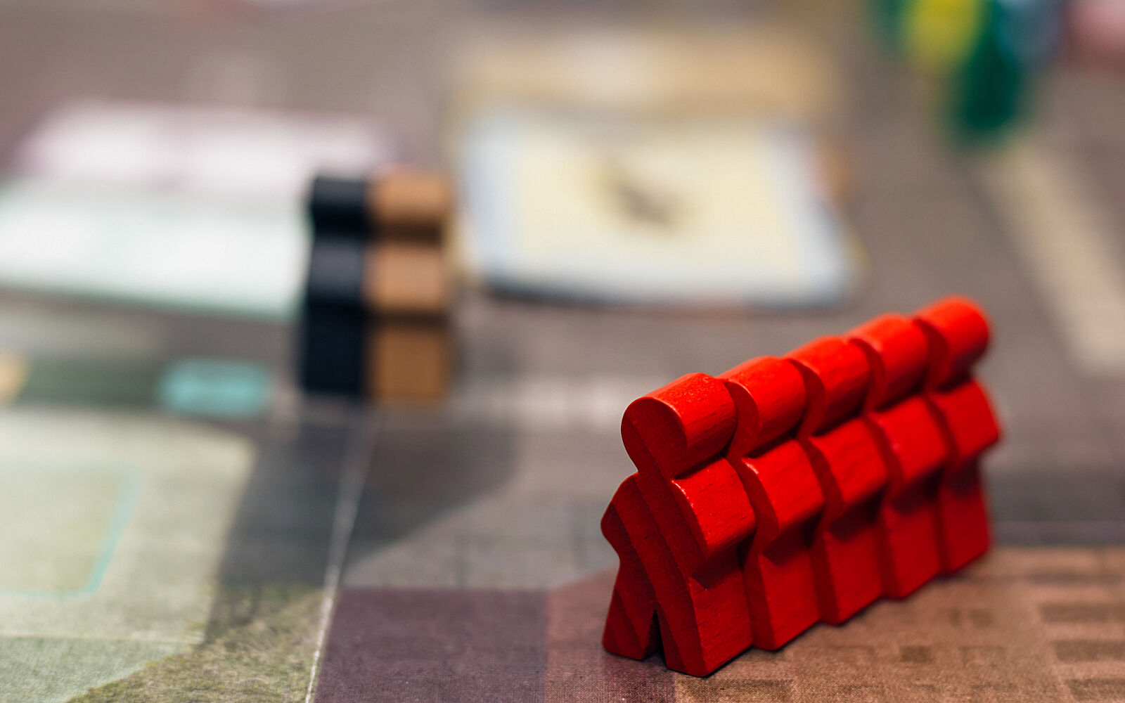 Canon EOS 60D + Canon EF 50mm F1.8 STM sample photo. Board, game, game, kolejka photography