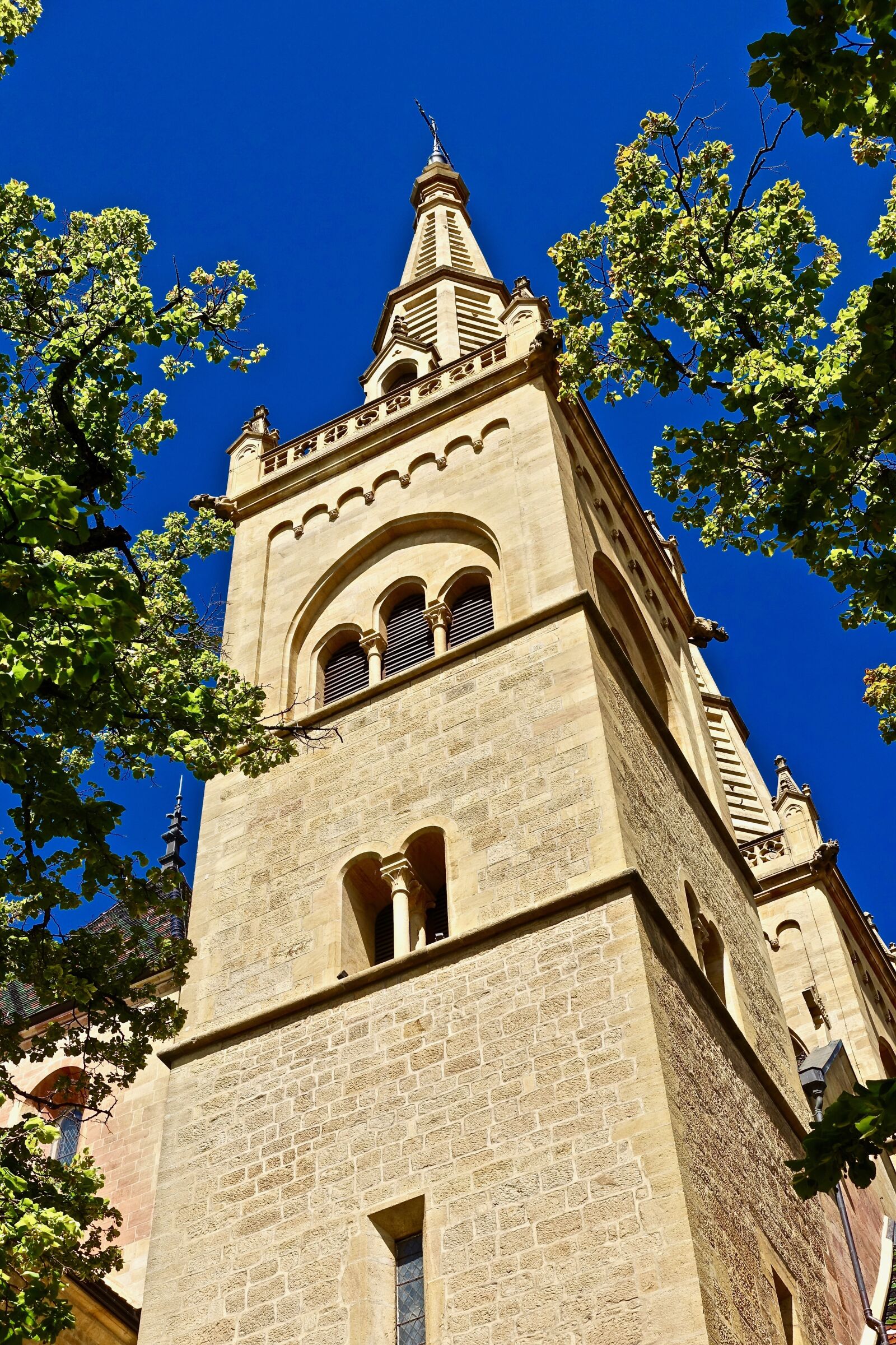 Sony Cyber-shot DSC-RX100 III sample photo. Architecture, church, religion photography