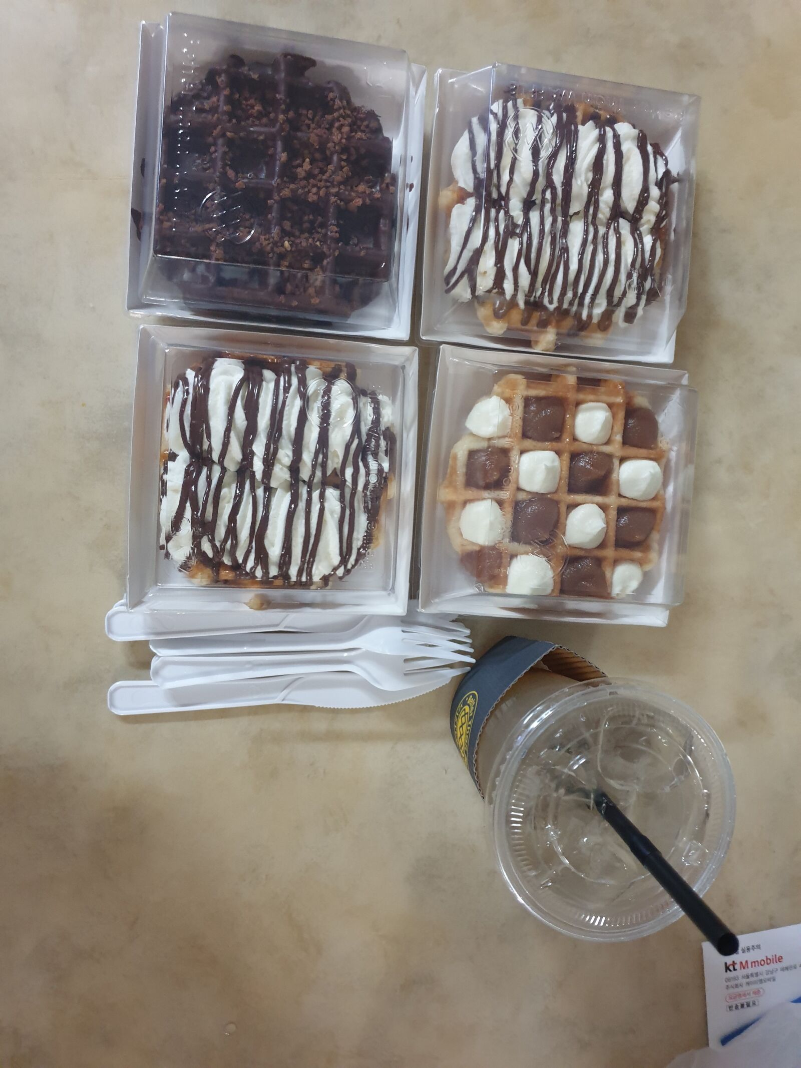 Samsung Galaxy S9+ sample photo. Waffle, delivery, snack photography