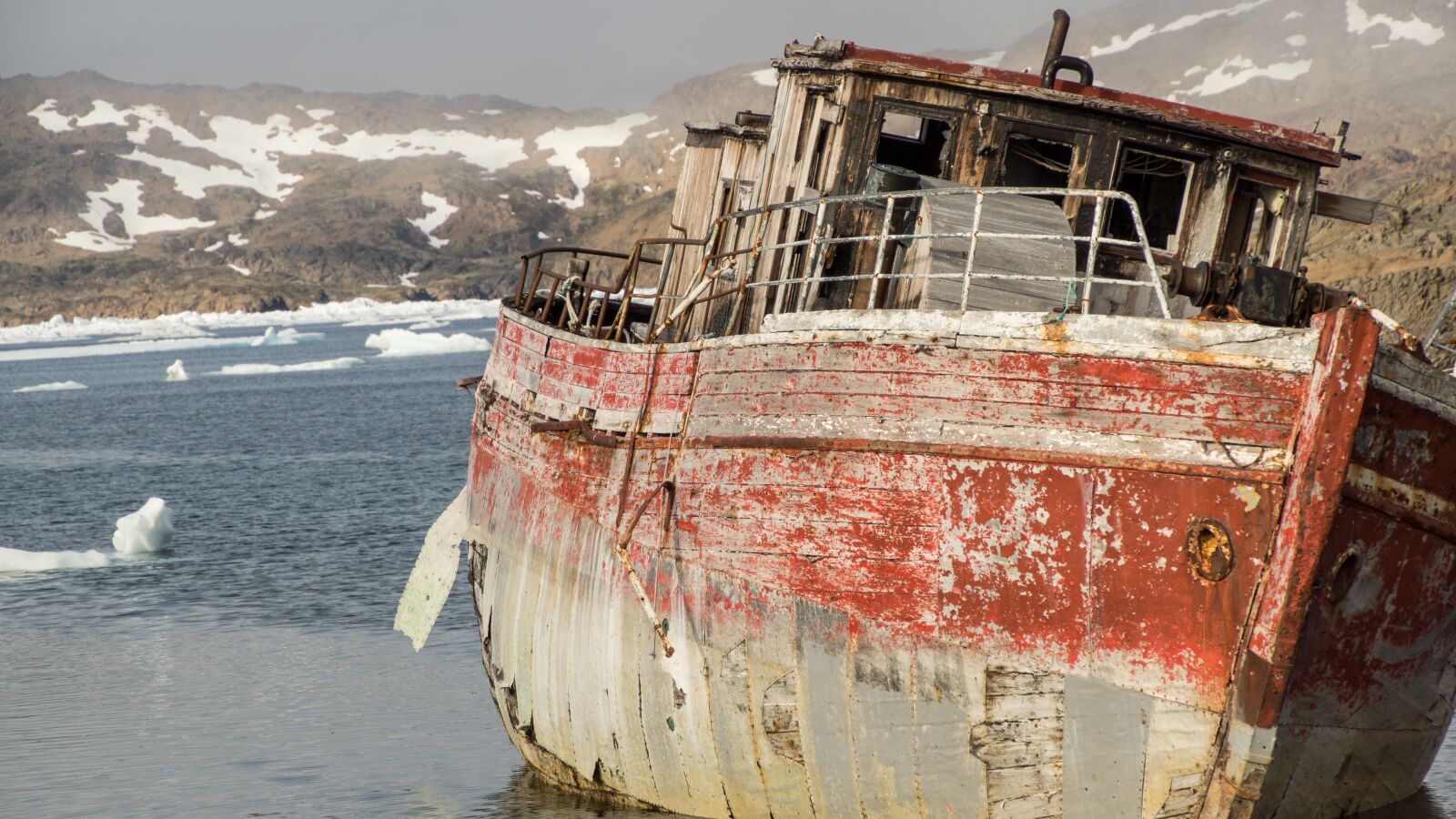 Tamron 16-300mm F3.5-6.3 Di II VC PZD Macro sample photo. Boat, old, greenland photography