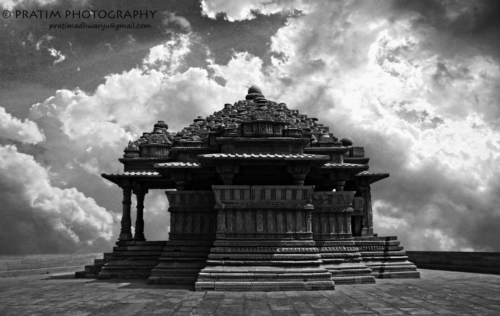 Canon EOS 700D (EOS Rebel T5i / EOS Kiss X7i) sample photo. Clouds, monochrome, photography, sunshine photography
