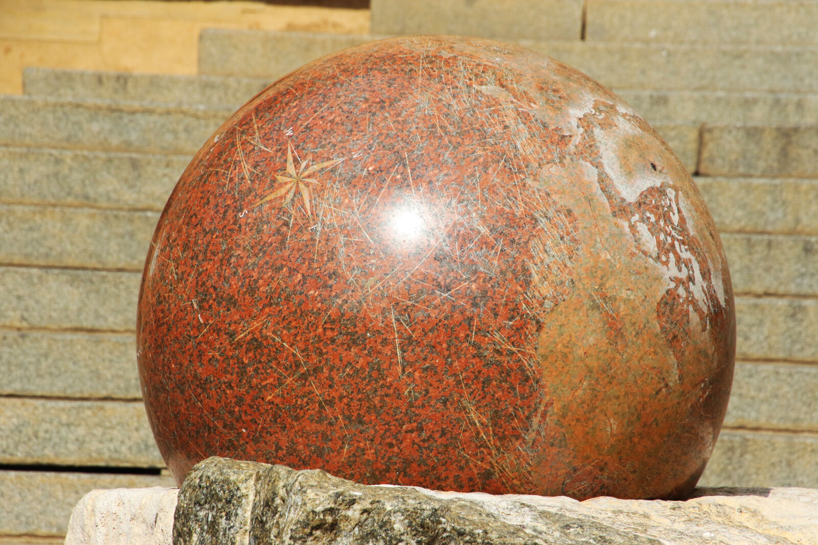 Canon EOS 7D Mark II sample photo. Art, circle, granite, museum photography