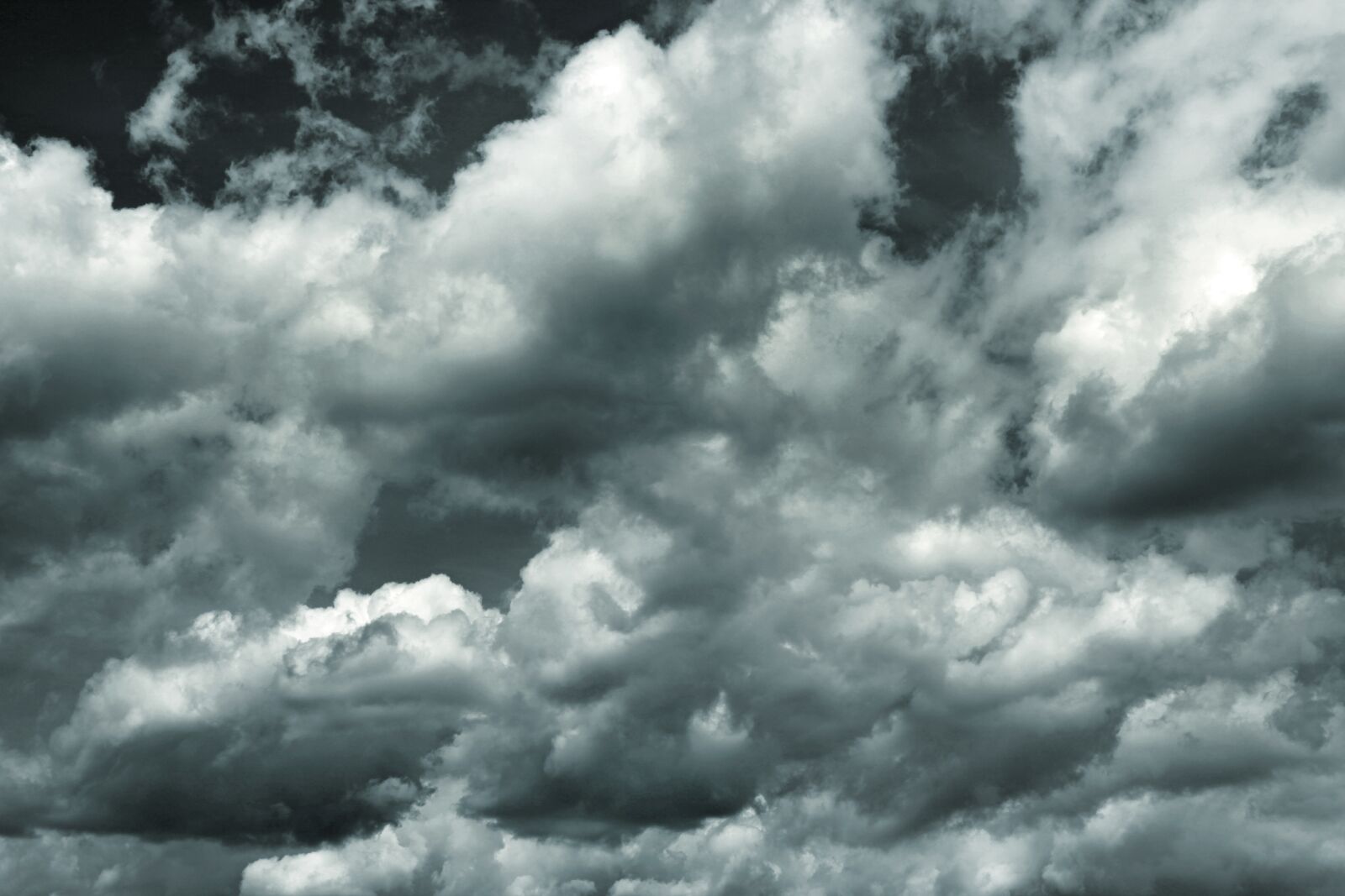 Canon EOS 5D Mark II sample photo. Dark, gray, clouds photography