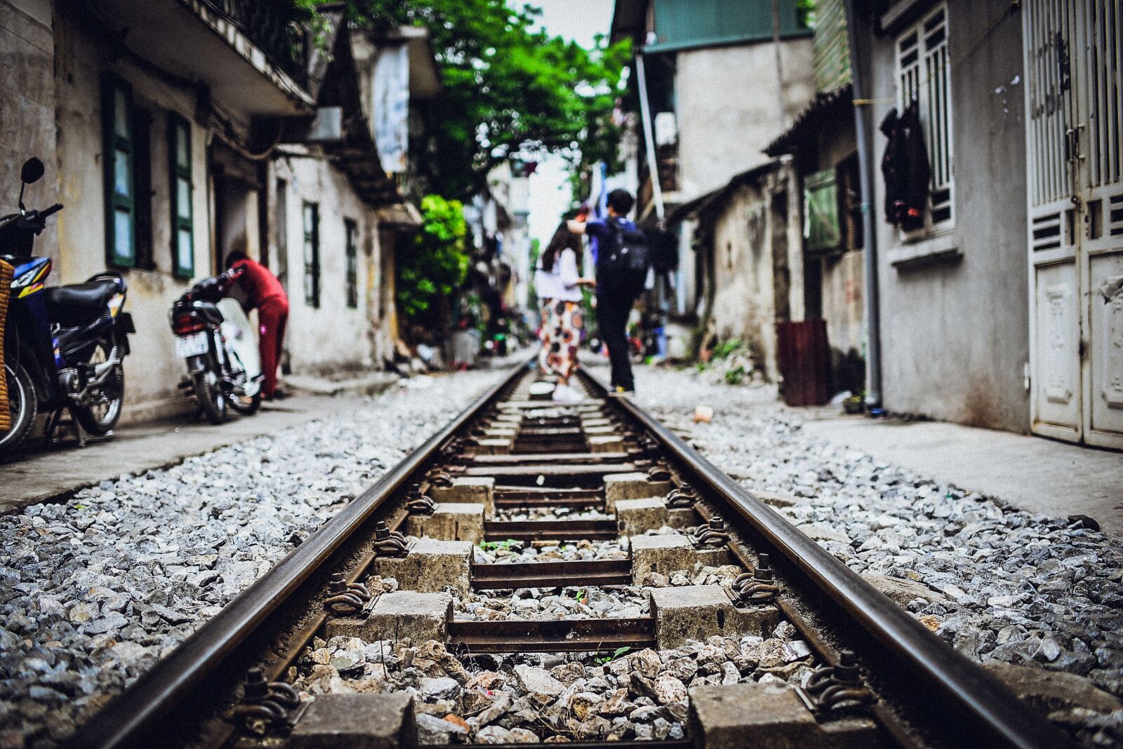 Nikon D610 sample photo. Railway, couple, lover photography