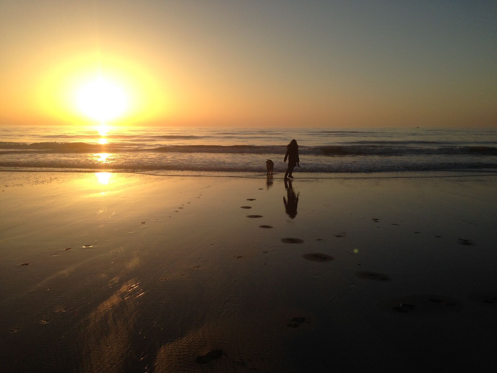 iPhone 5 back camera 4.12mm f/2.4 sample photo. Beach, sand, sunset photography