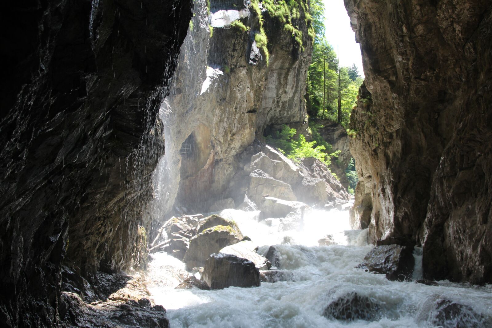 Canon EOS 600D (Rebel EOS T3i / EOS Kiss X5) sample photo. Waterfall, water, waterfalls photography