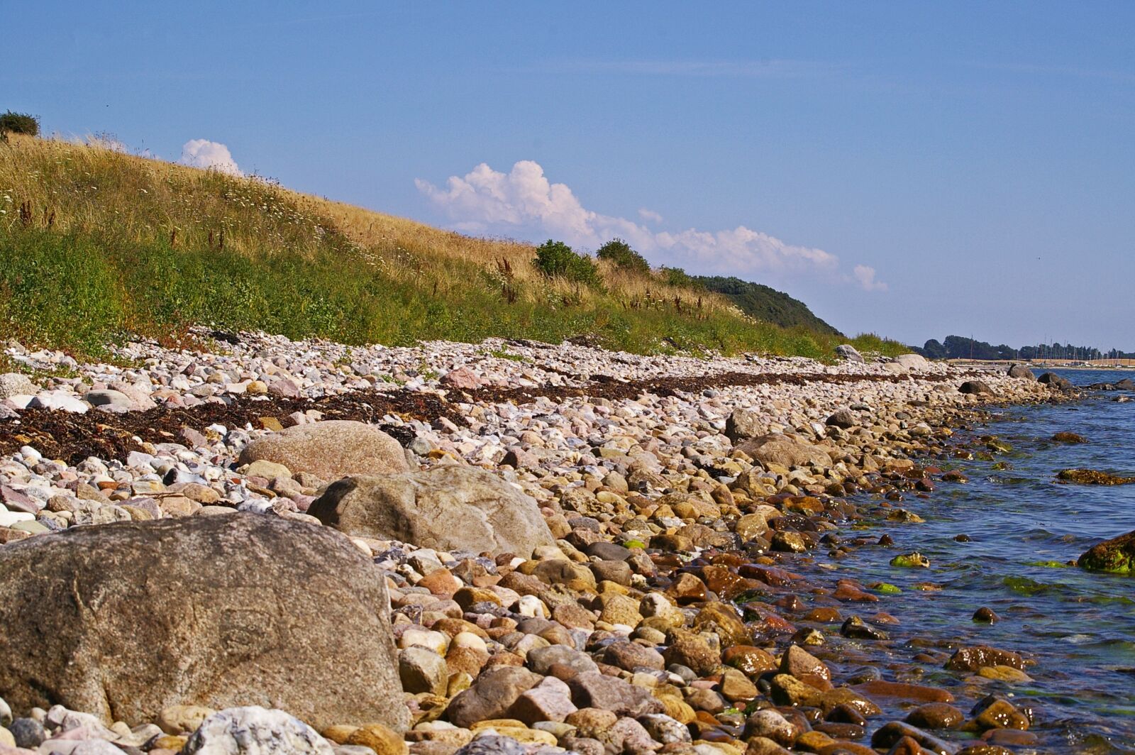 Pentax *ist DL2 sample photo. Denmark, danish coast, island photography