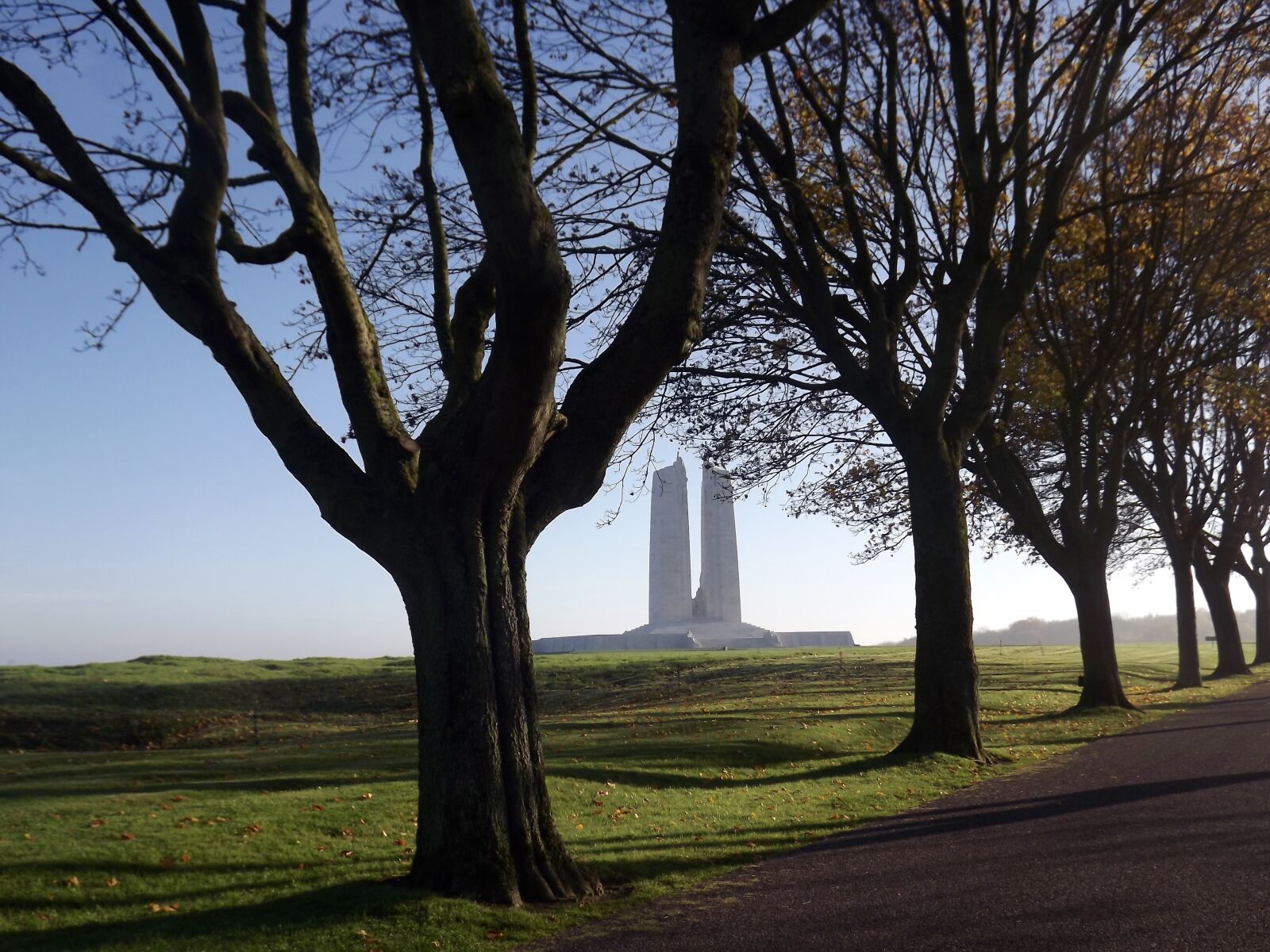 FujiFilm FinePix S4000 (FinePix S4050) sample photo. Monument, canadian, vimy photography