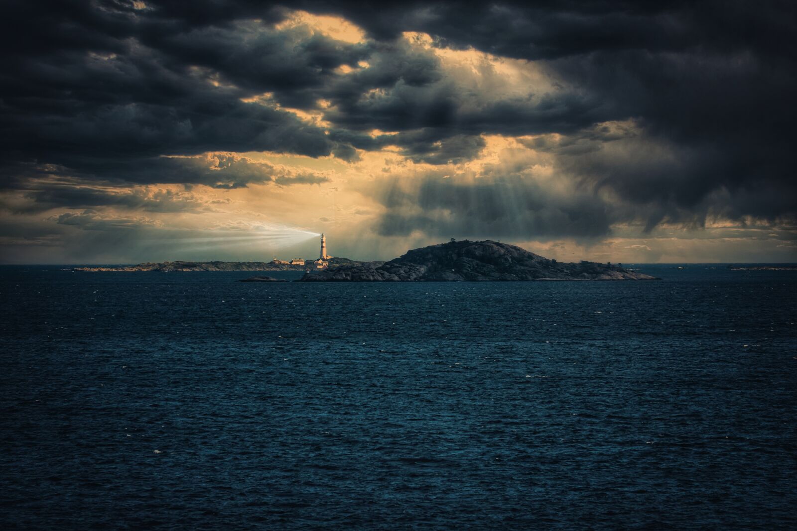 Sony Cyber-shot DSC-RX100 VI sample photo. Sea, lighthouse, mystical photography