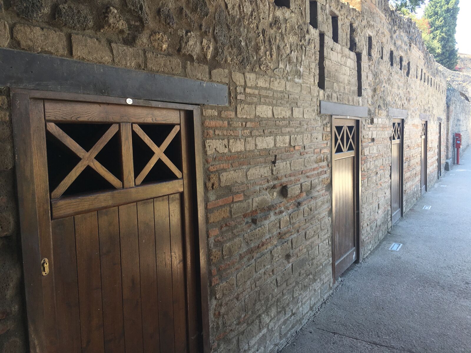 Apple iPhone 6s Plus sample photo. Pompeii, doors, italy photography