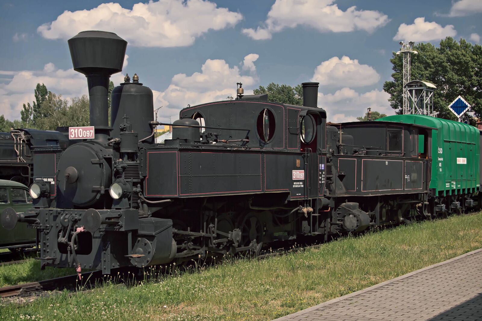 Canon EOS 600D (Rebel EOS T3i / EOS Kiss X5) sample photo. Train, steam locomotive, railway photography