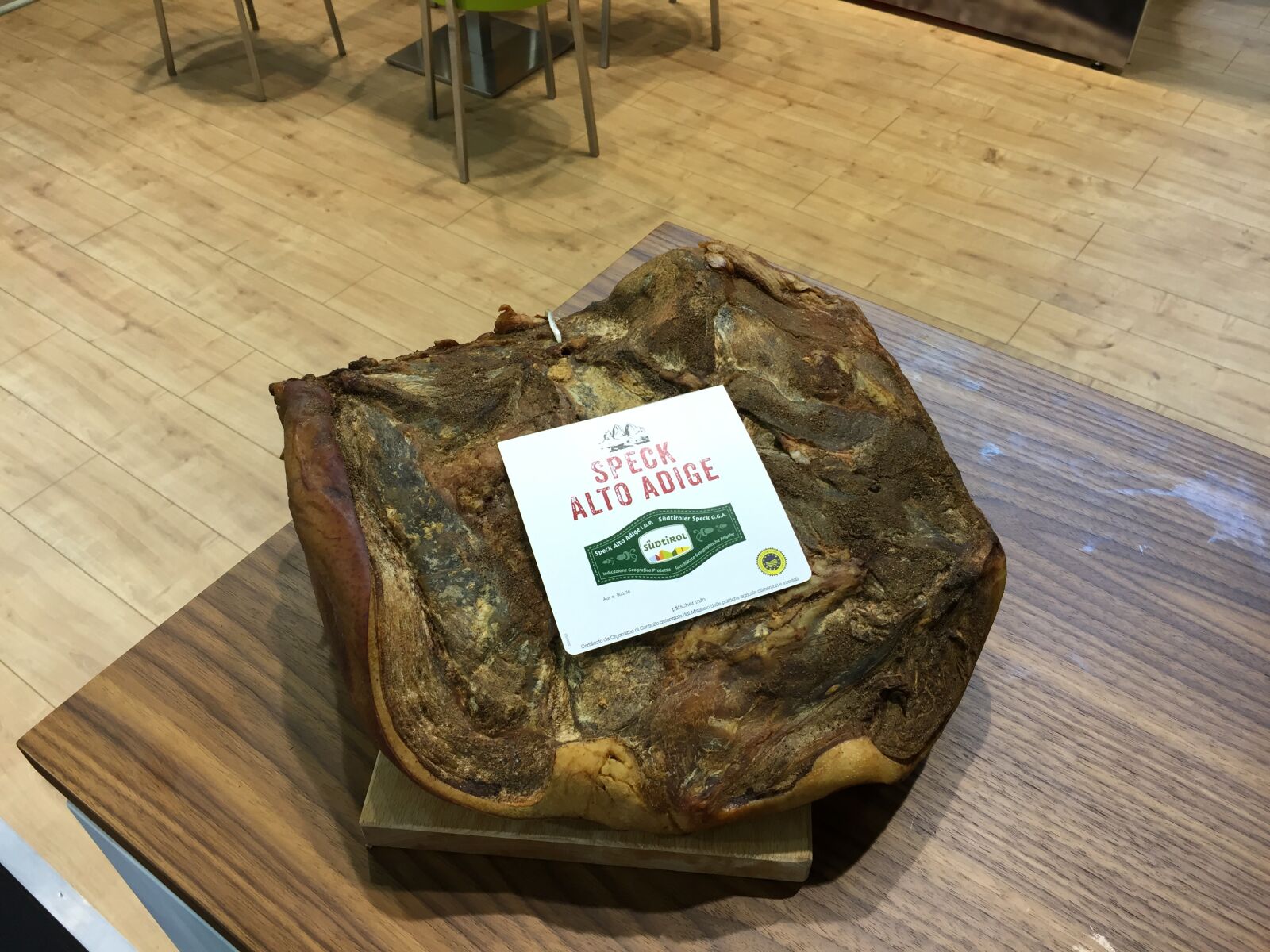 iPhone 6 back camera 4.15mm f/2.2 sample photo. Ham, matured, spanish photography