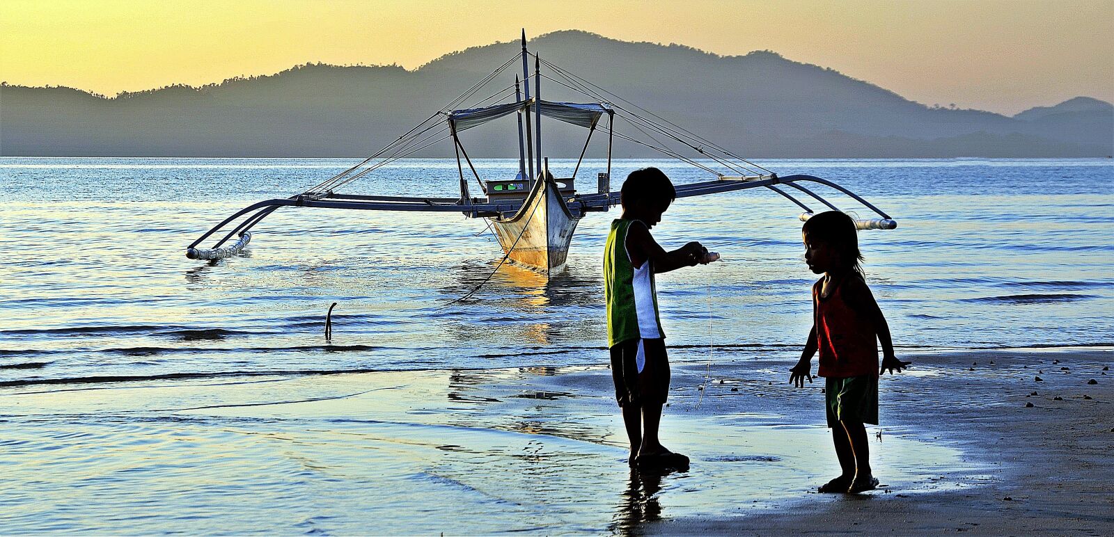 Nikon D5100 sample photo. Beach, children, fishing photography