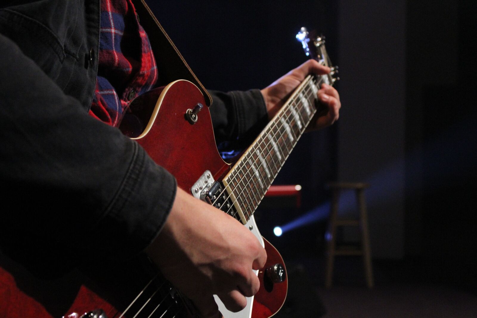 Canon EOS 1200D (EOS Rebel T5 / EOS Kiss X70 / EOS Hi) sample photo. Guitar, player, music photography