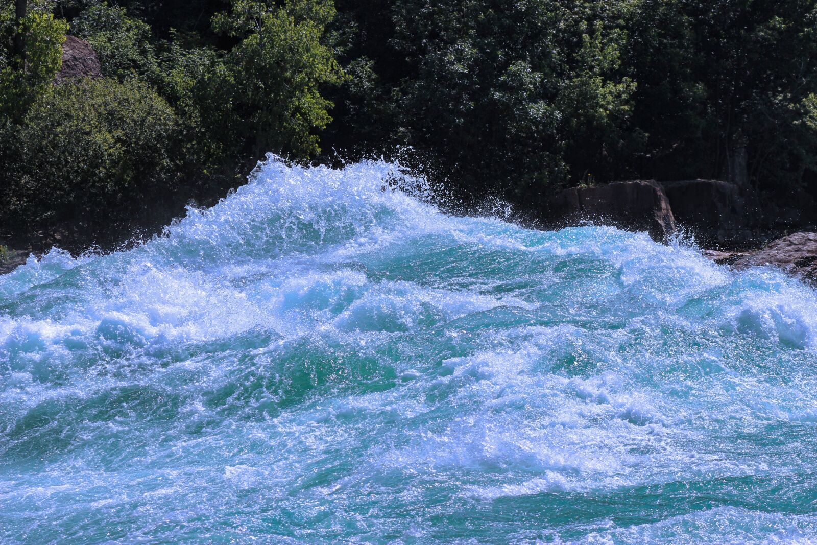 Canon EOS 600D (Rebel EOS T3i / EOS Kiss X5) sample photo. Water, river, water flow photography