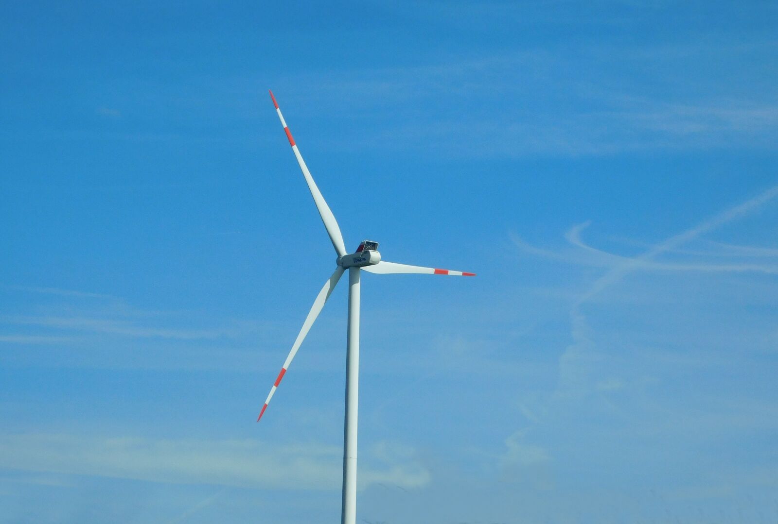 Nikon Coolpix L840 sample photo. Pinwheel, alternative energy, renewable photography