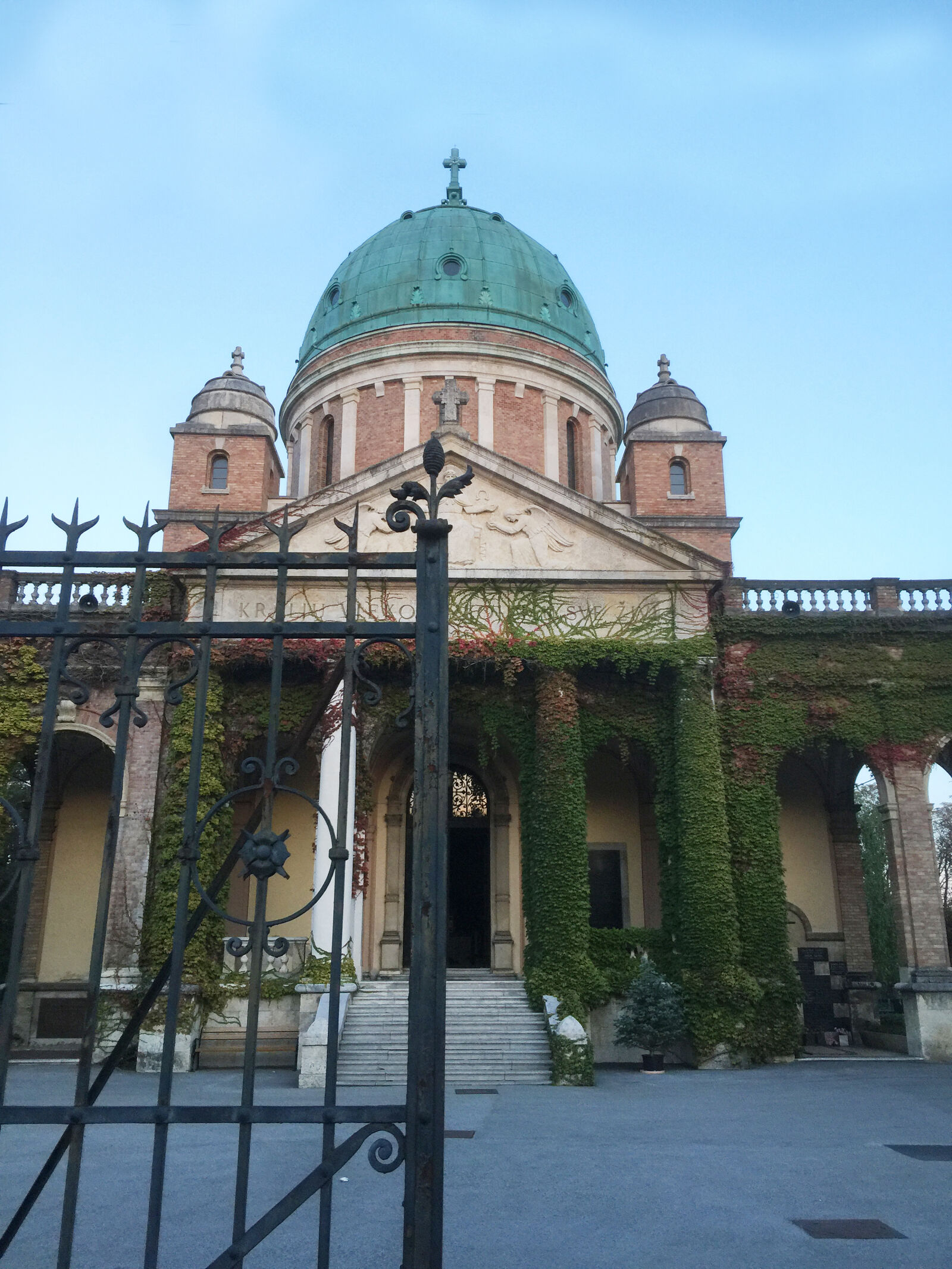 iPhone 6 Plus back camera 4.15mm f/2.2 sample photo. Croatia, graves, mirogoj, zagreb photography