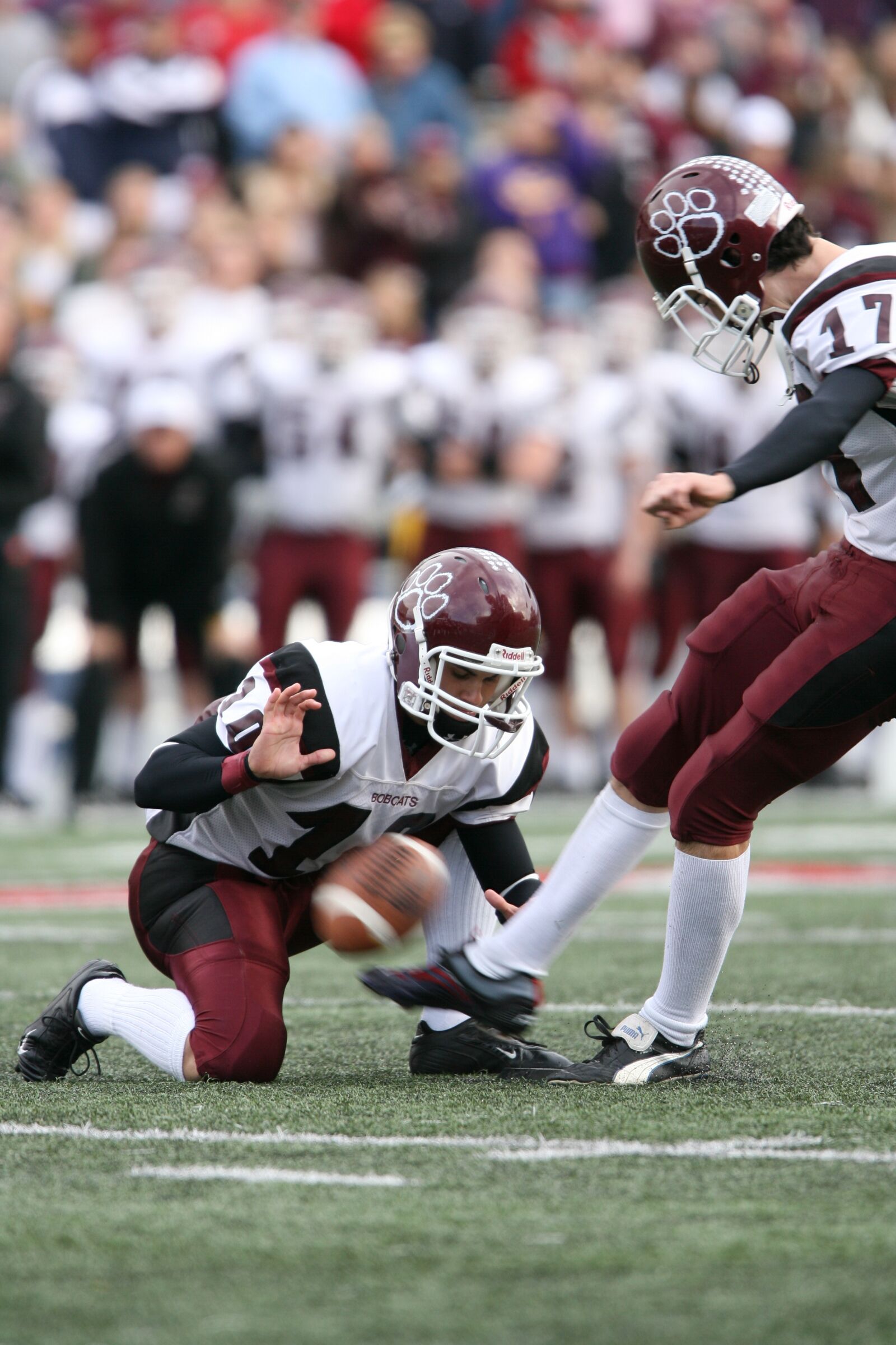 Canon EOS-1D Mark II N sample photo. American football, field goal photography