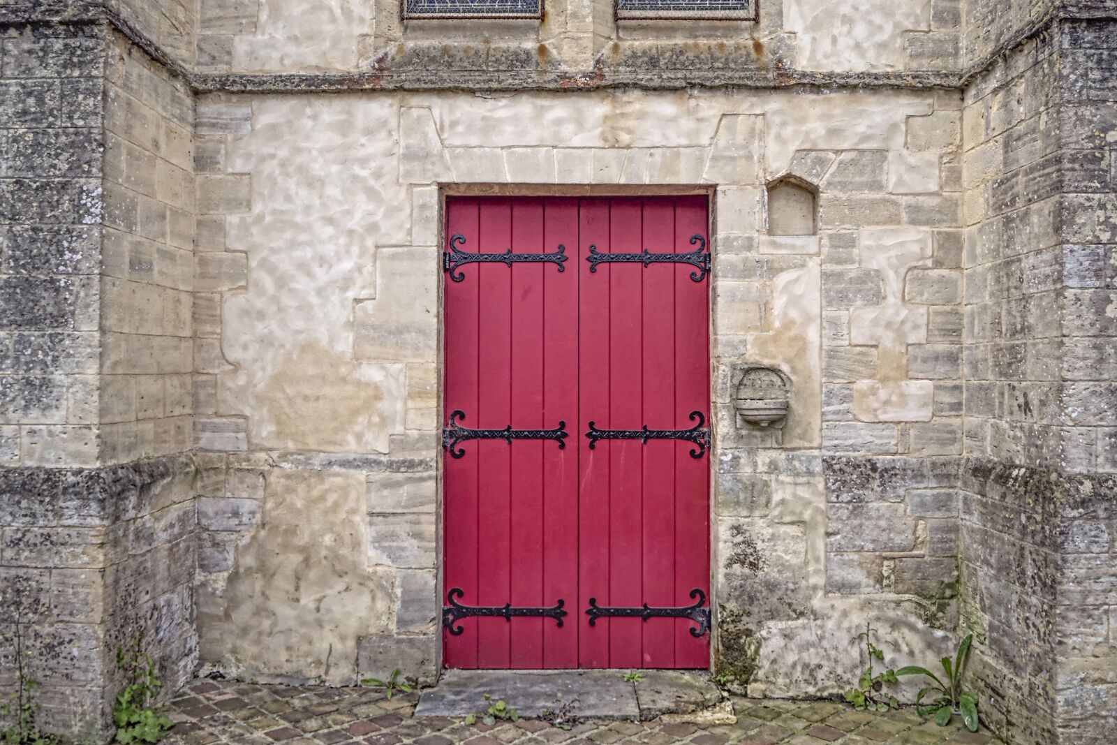 Olympus OM-D E-M10 sample photo. Goal, door, input photography