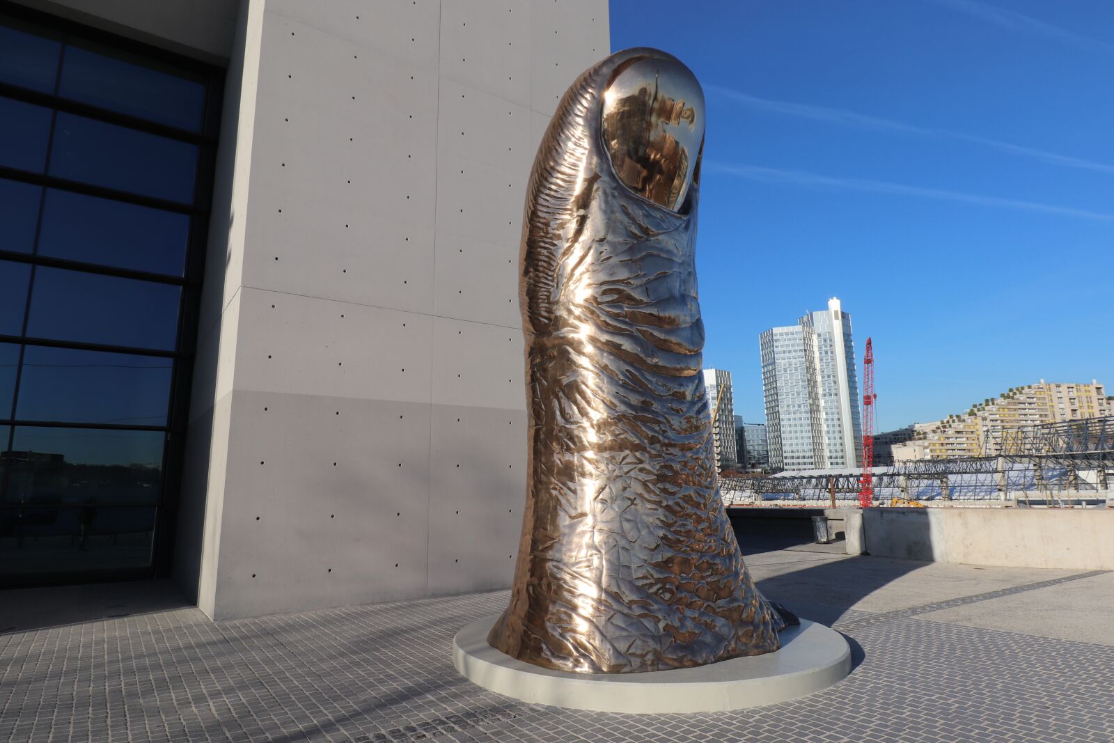 Canon EOS 800D (EOS Rebel T7i / EOS Kiss X9i) sample photo. Sculpture, thumb, architecture photography