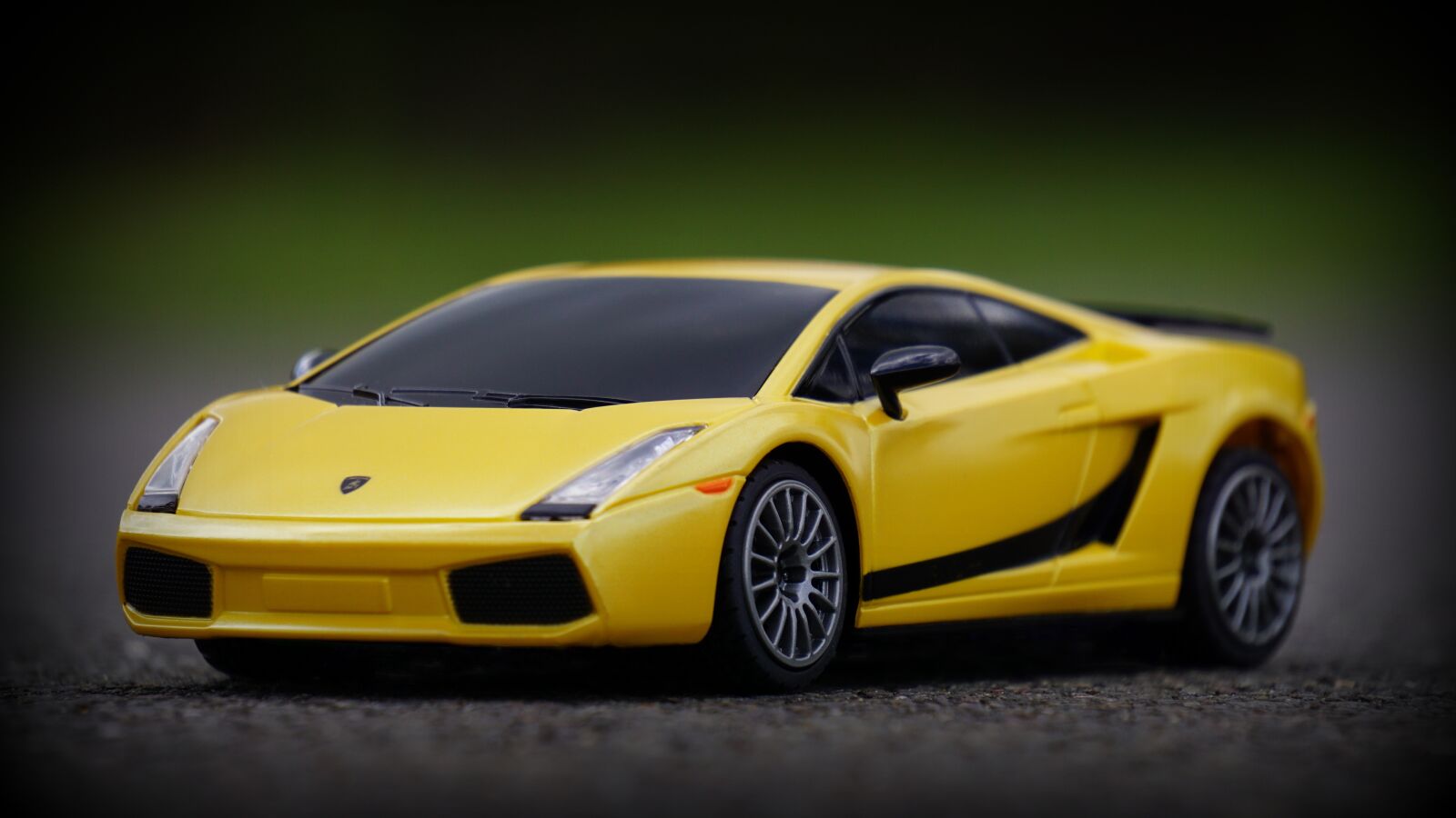 Sony E 55-210mm F4.5-6.3 OSS sample photo. Car, fast, lamborghini photography