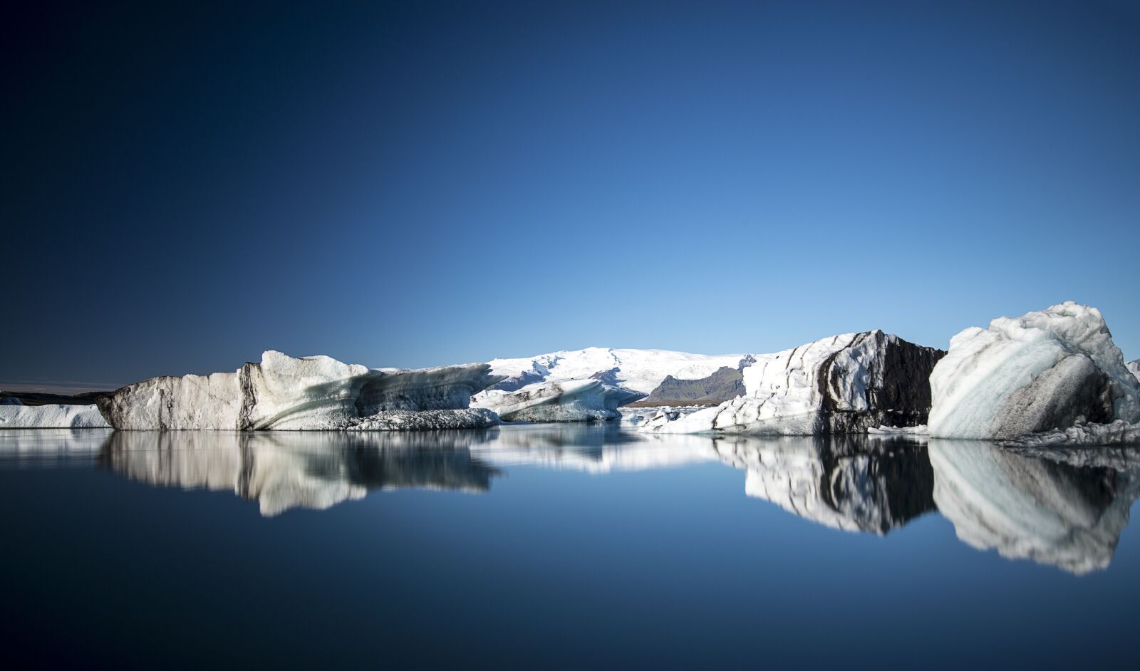 Nikon D800 sample photo. Cold, ice, lake photography