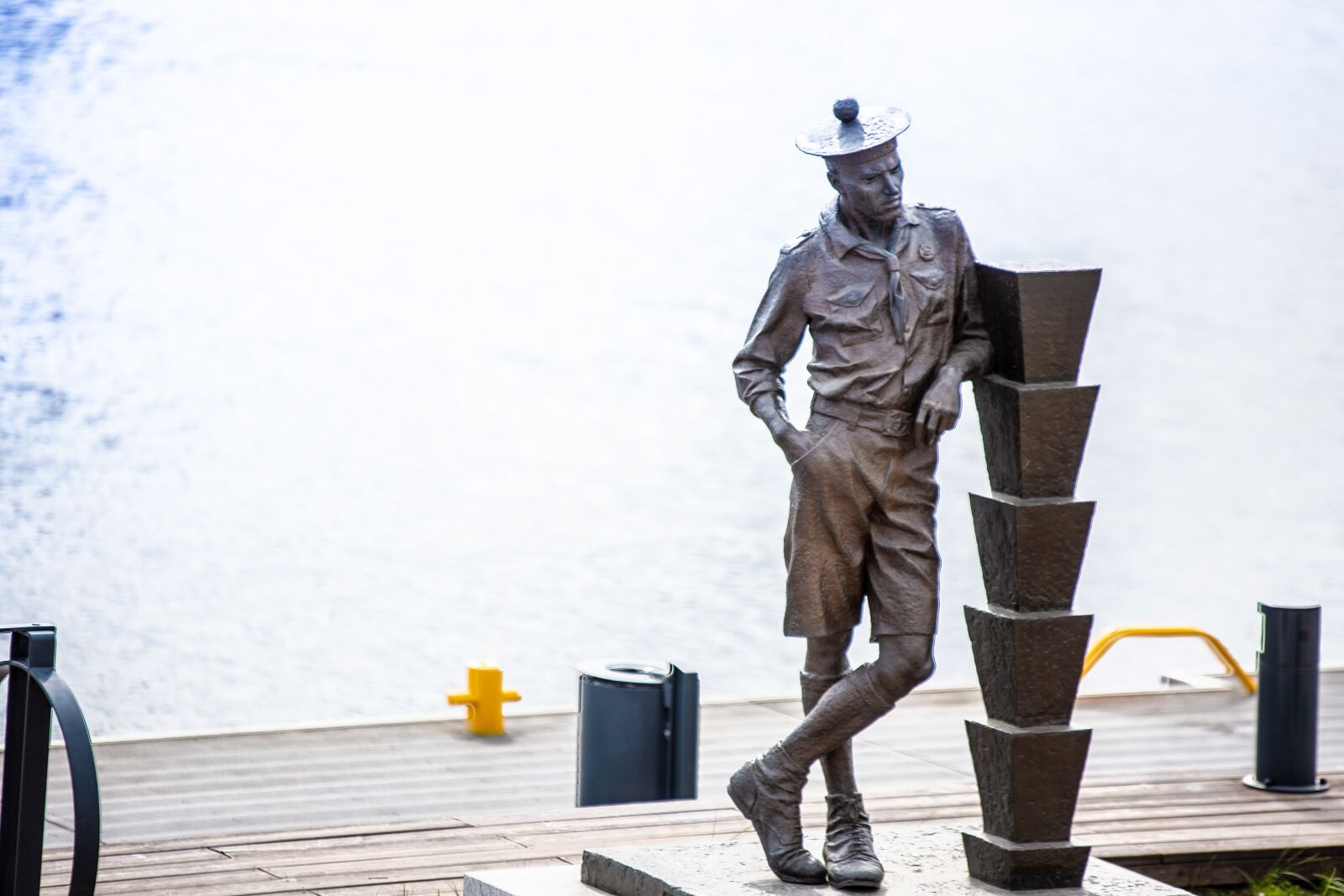 Canon EOS 5D Mark III sample photo. Monument, waterfront, river photography