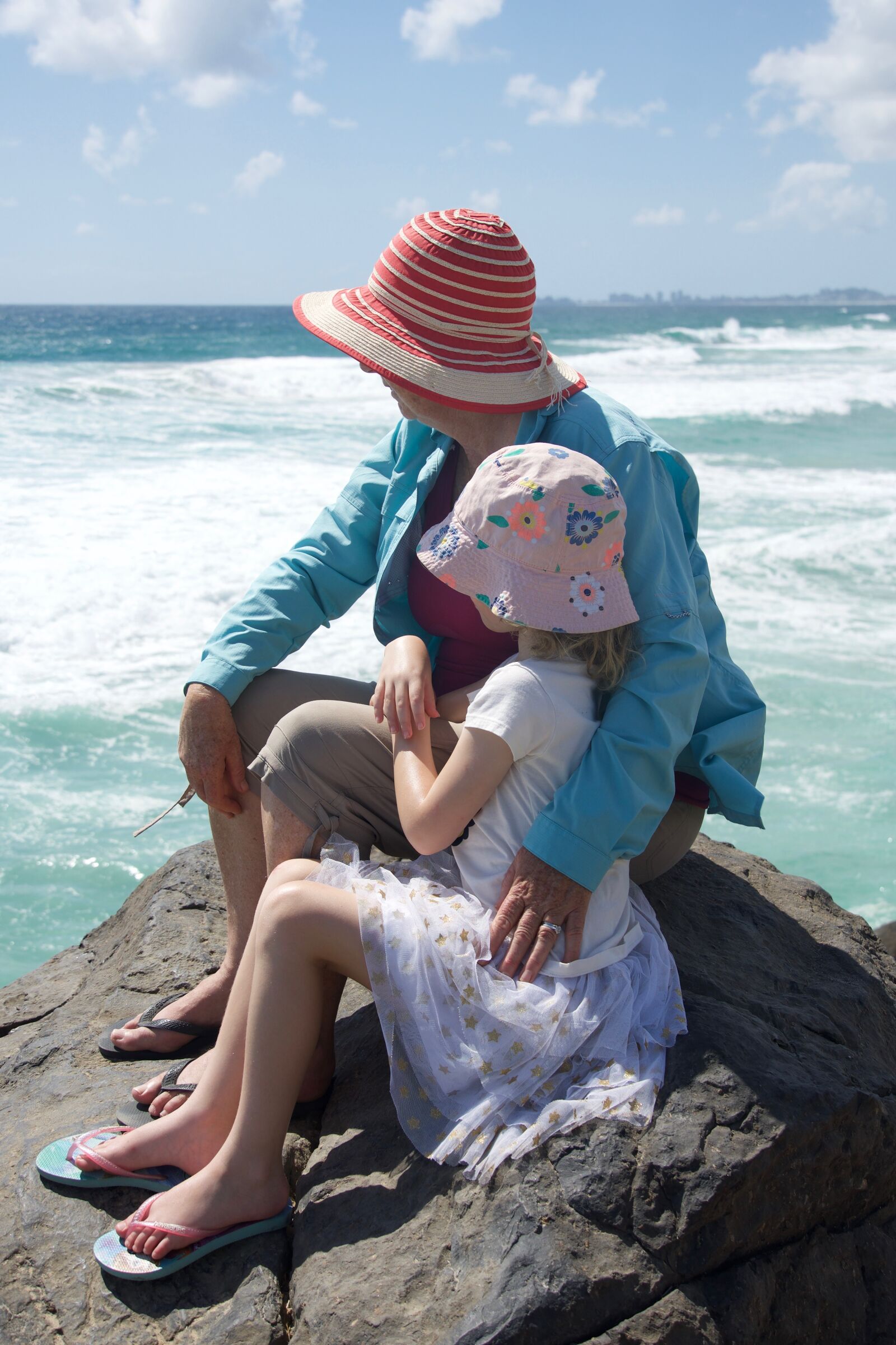 Sony E 18-135mm F3.5-5.6 OSS sample photo. Togetherness, contemplation, mother photography