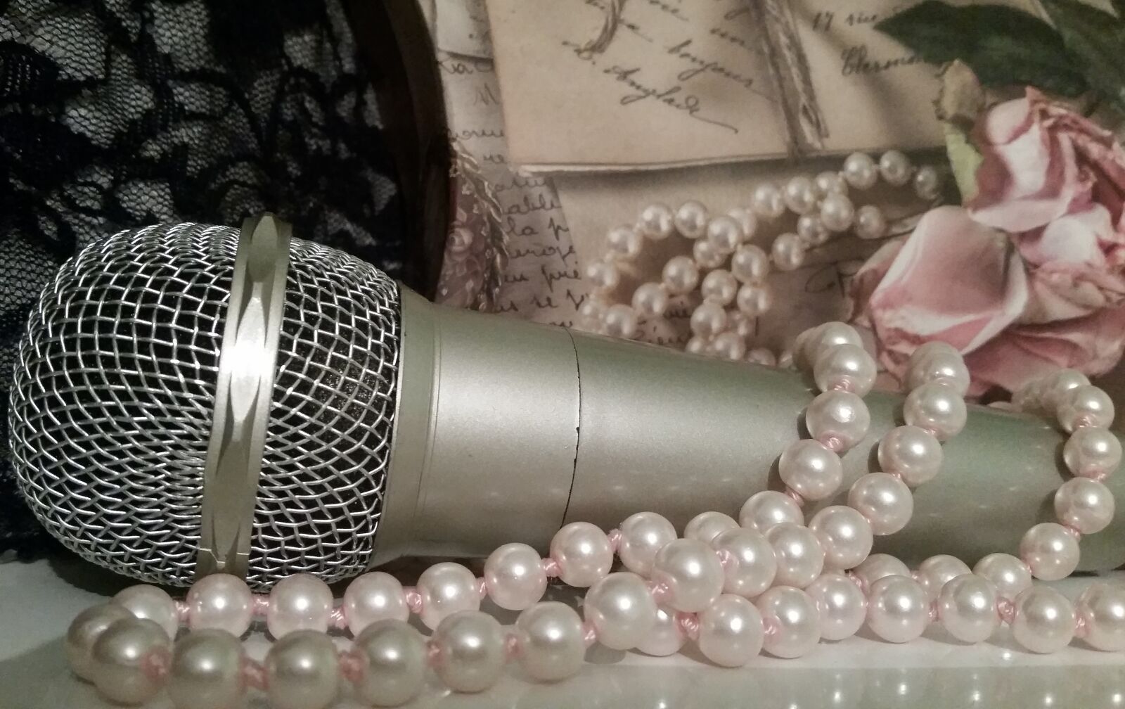 Samsung Galaxy S5 sample photo. Microphone, pearl, composition photography