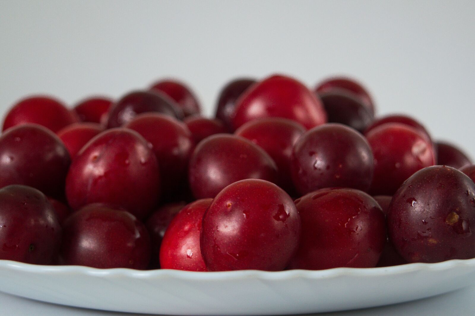 Nikon D3200 sample photo. Plum, fruits, sweet photography