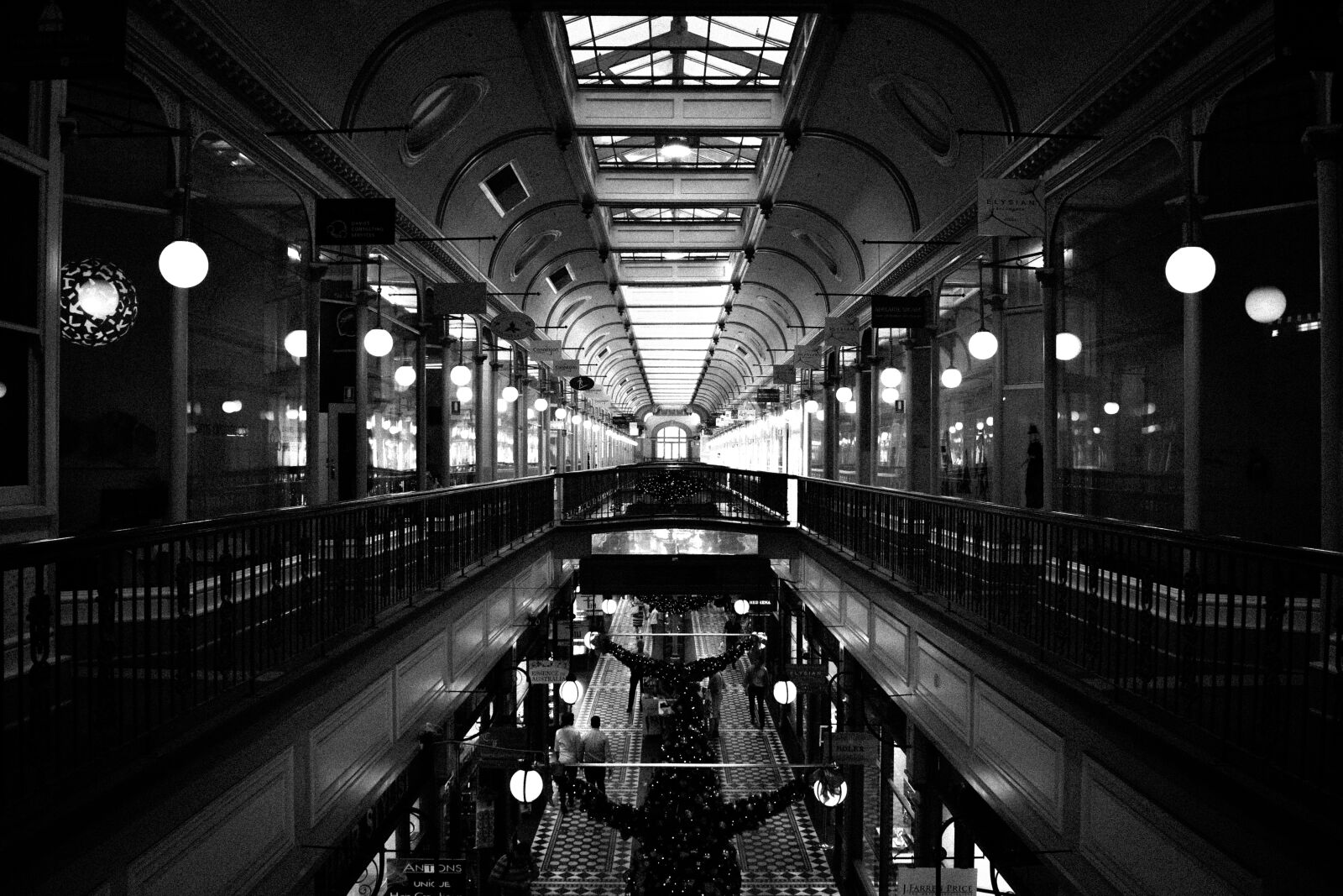 Nikon D3400 sample photo. Black, and, white, leading photography