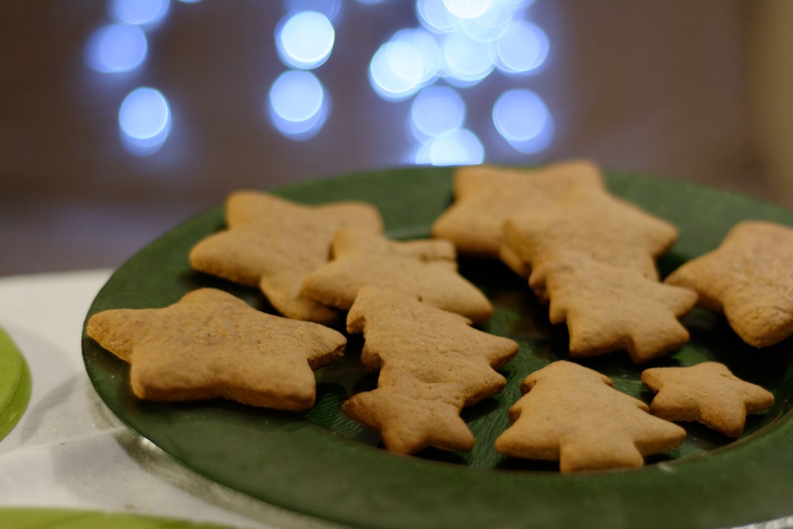 Nikon D5200 sample photo. Gingerbread, burning, asterisk photography