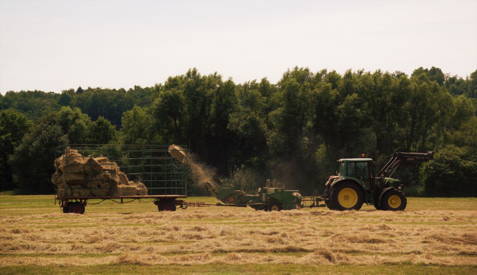 Fujifilm X10 sample photo. Commercial vehicle, agricultural machine photography