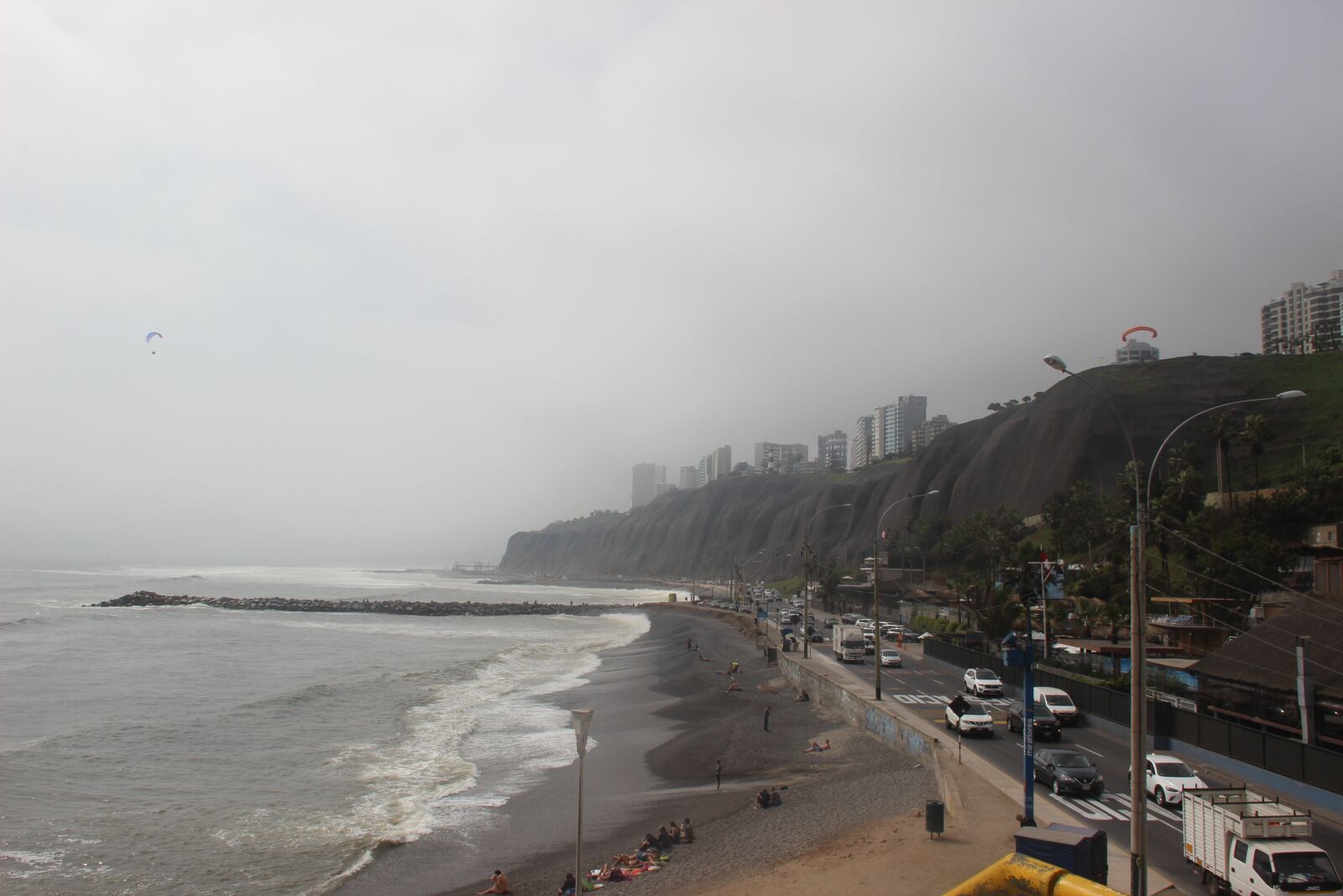 Canon EOS 600D (Rebel EOS T3i / EOS Kiss X5) sample photo. Lima, peru, quiet photography