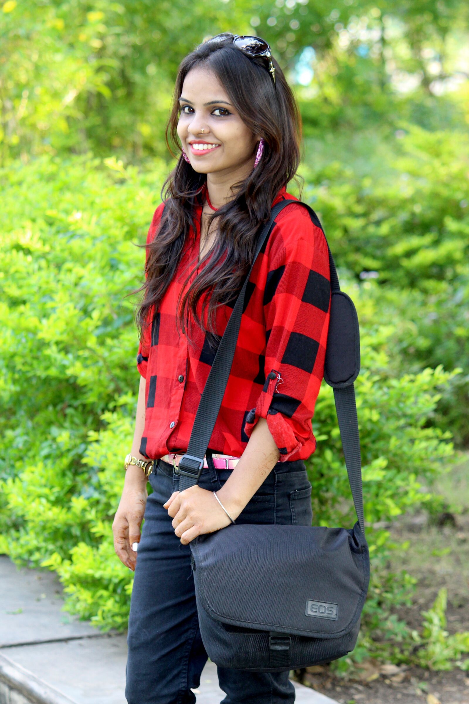 Canon EOS 700D (EOS Rebel T5i / EOS Kiss X7i) sample photo. Women girl, beauty, dress photography