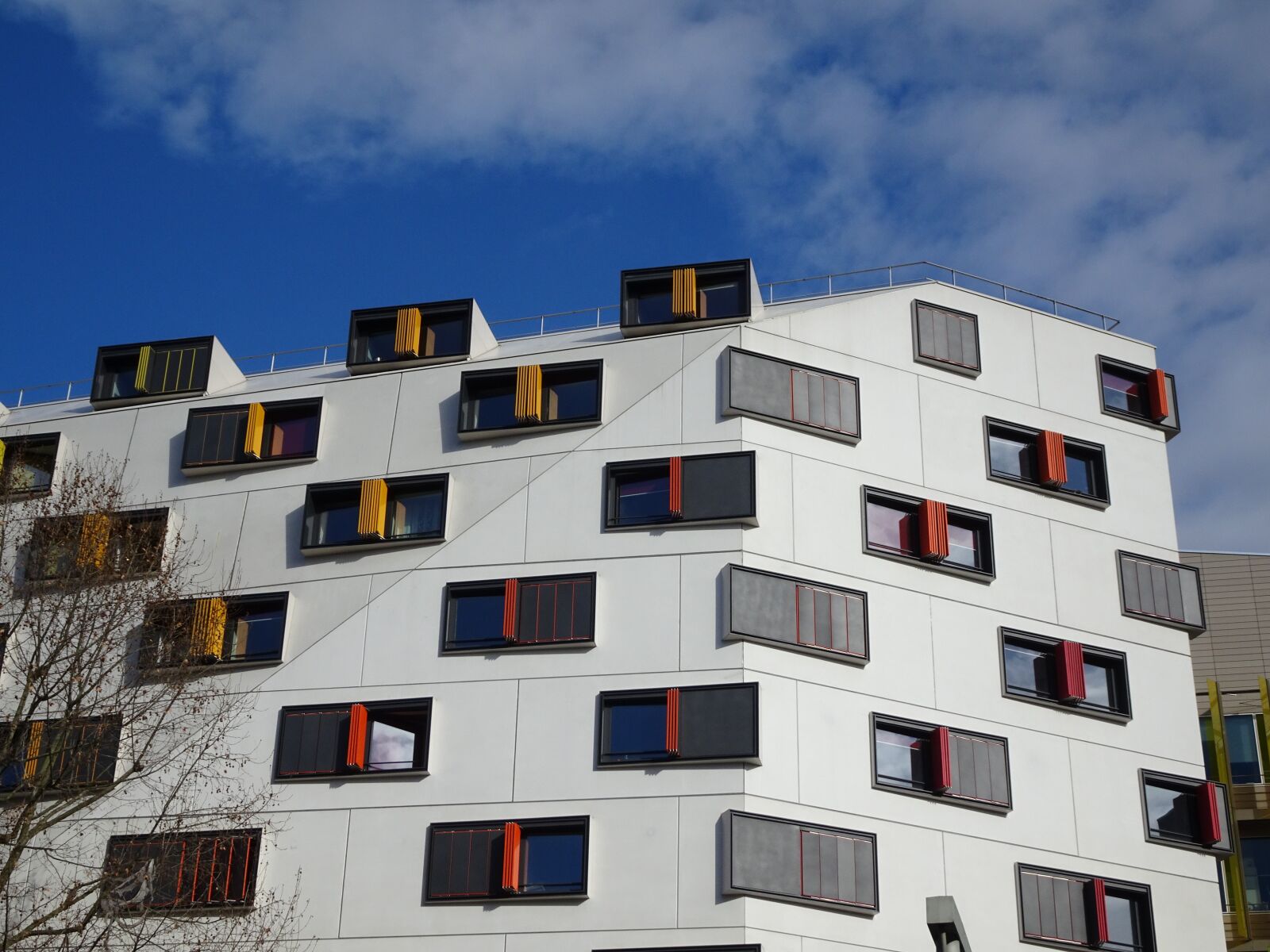Sony Cyber-shot DSC-HX90V sample photo. Architecture, modern architecture, residential photography