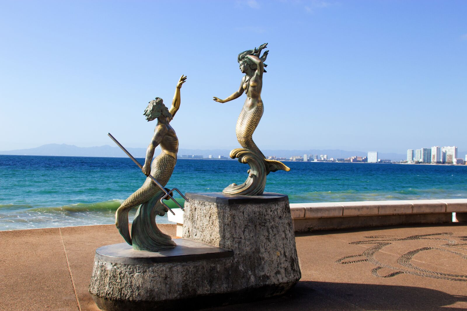 Canon EOS 100D (EOS Rebel SL1 / EOS Kiss X7) sample photo. Sculpture, statue, landmark photography