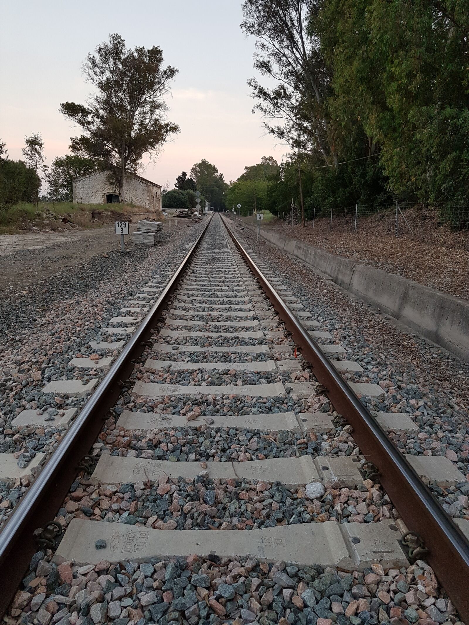 Samsung Galaxy S7 sample photo. Pathways, train, travel photography