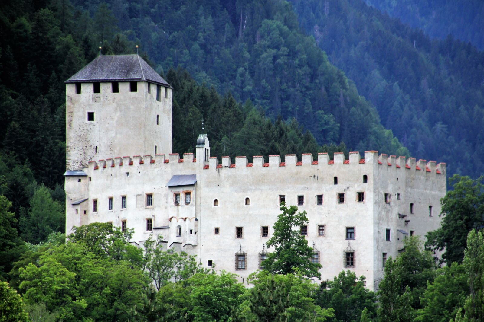 Canon EOS 60D sample photo. Castle, fortress, middle ages photography