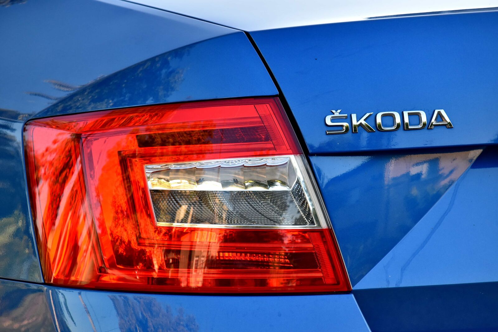 Nikon D5500 sample photo. Alphabet, brand, car, famous photography