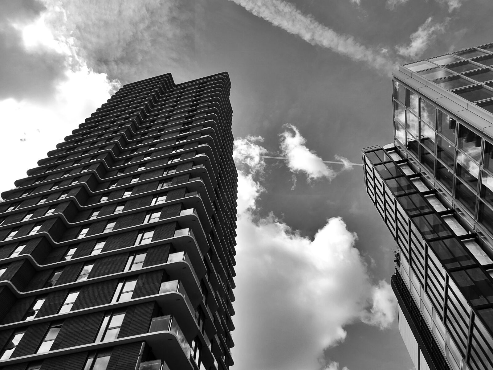 Sony DSC-HX60 sample photo. Architecture, black, and, white photography