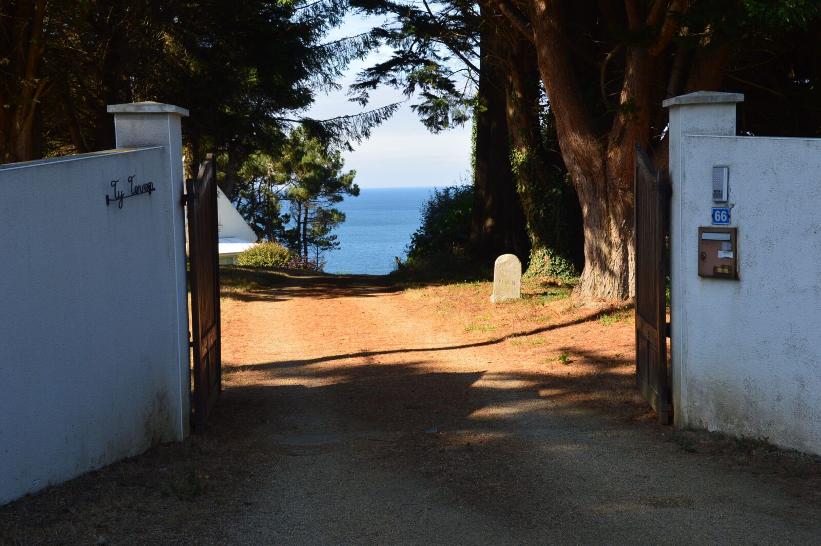 Nikon D3200 sample photo. Door, sea, paradise photography