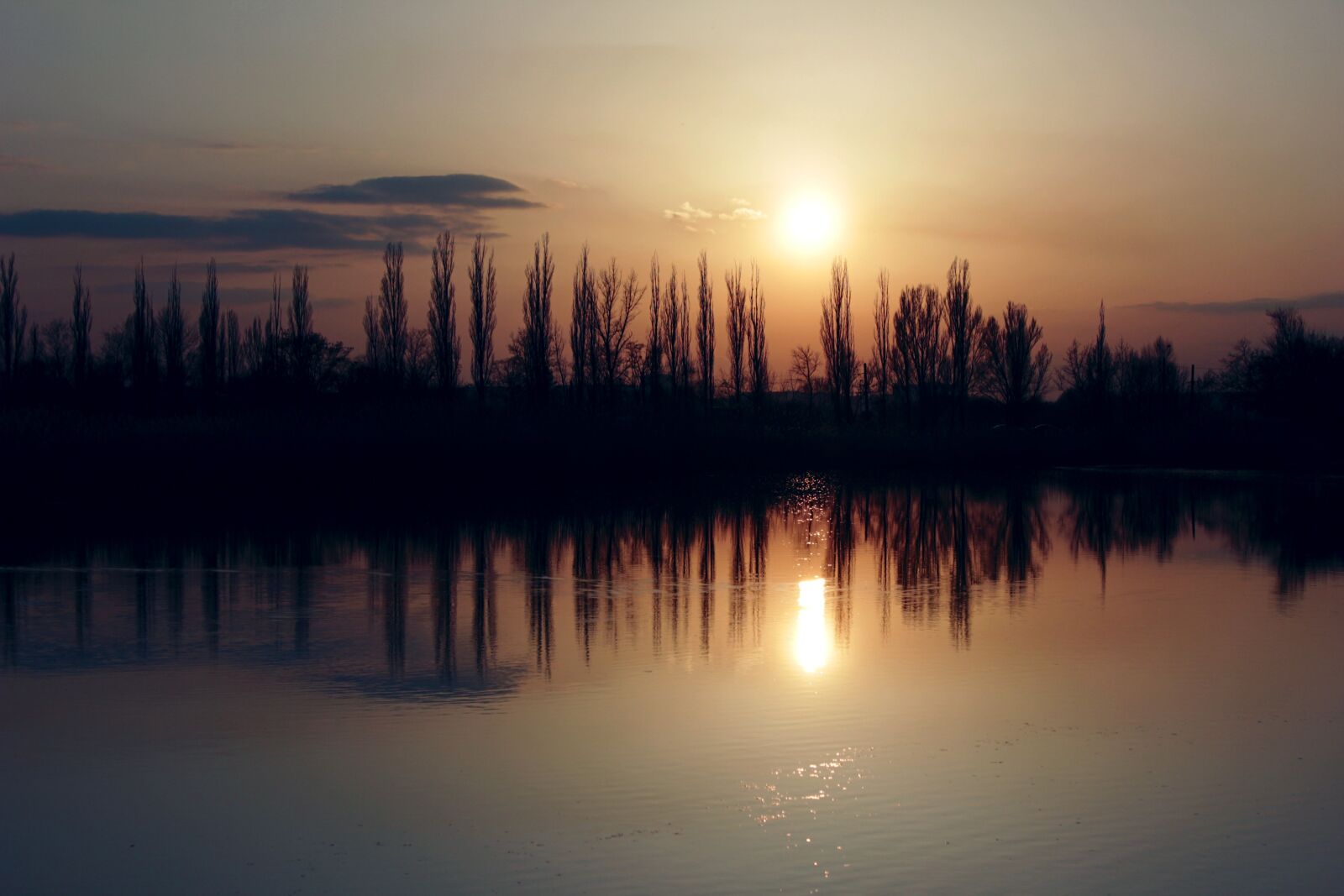 Canon EOS 550D (EOS Rebel T2i / EOS Kiss X4) sample photo. Nature, sunset, reflection photography